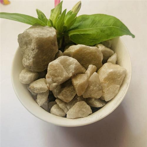 多年來(lái)與科研單位合作,不斷產(chǎn)品結(jié)構(gòu),為拓展市場(chǎng),由原來(lái)單 一的濾料銷(xiāo)